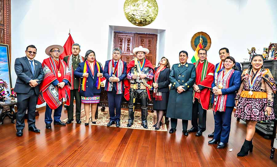 A convite de autoridades peruanas, Gonzaga visita Cusco, conhece práticas de produção e debate comércio bilateral