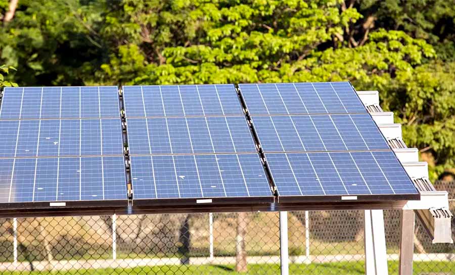 Grandes usinas solares igualam capacidade da hidrelétrica de Itaipu