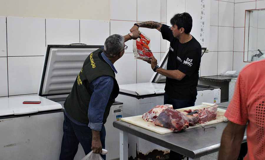 MPAC e Idaf realizam operação de apreensão de carne clandestina em Rio Branco