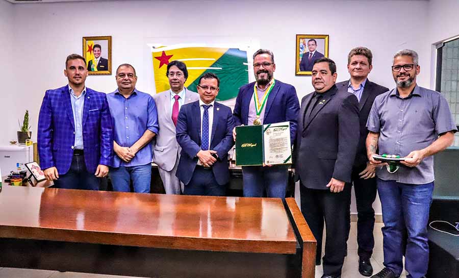 Alan Rick recebe honraria peruana por apoio ao fortalecimento das relações comerciais Brasil-Peru