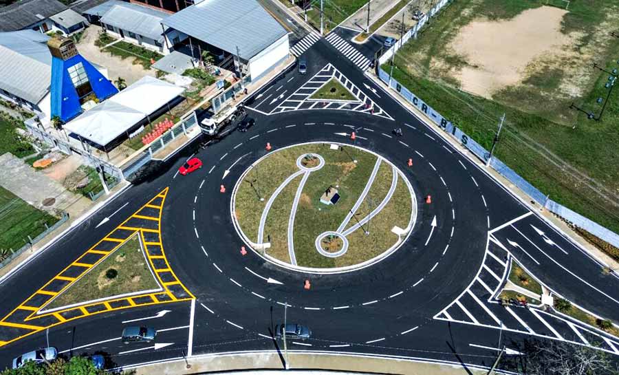 Promovendo melhorias no trânsito, Estado e Prefeitura de Cruzeiro do Sul entregam rotatória do 61º BIS