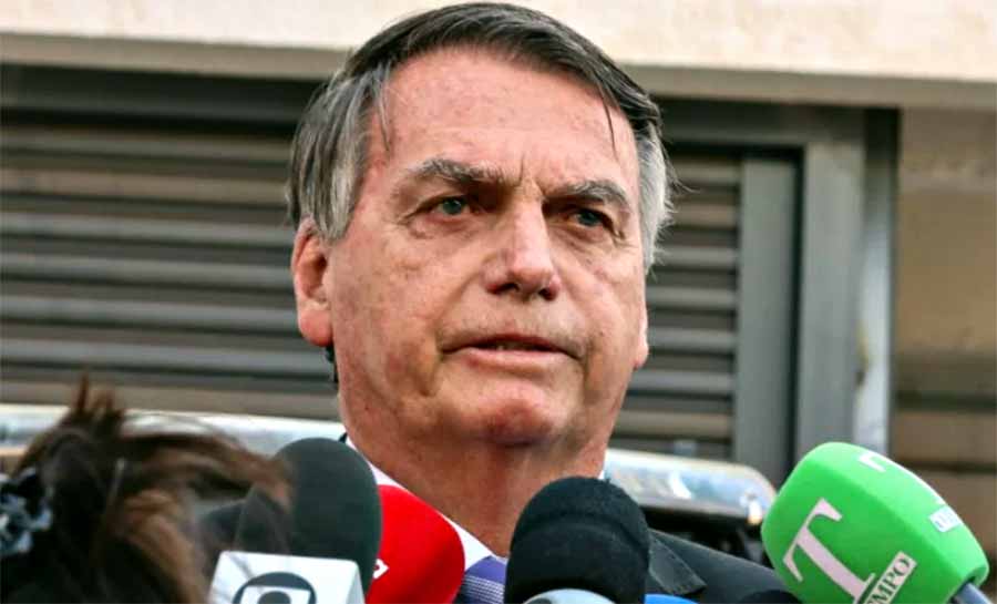 Caso das joias: defesa não cita venda e diz que Bolsonaro devolveu bens