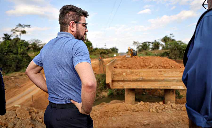 Governador Gladson Cameli visita obras de infraestrutura e pavimentação em Xapuri