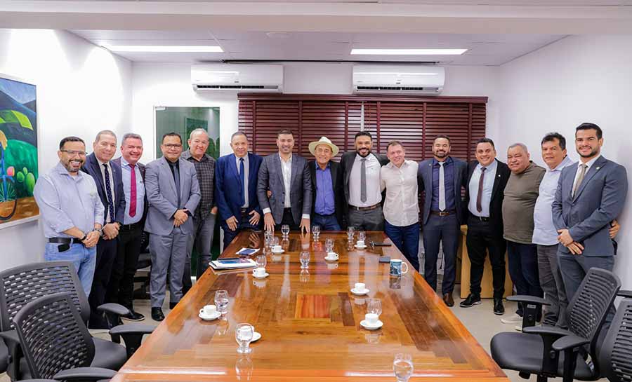 Deputados recebem prefeito de Rio Branco em visita institucional de agradecimento à Assembleia Legislativa