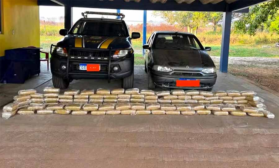 Homem é preso com mais de 100 kg de droga escondida no porta-malas em rodovia no Acre