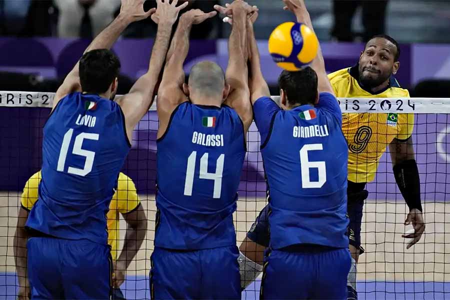 Brasil é superado pela Itália na estreia do vôlei masculino em Paris