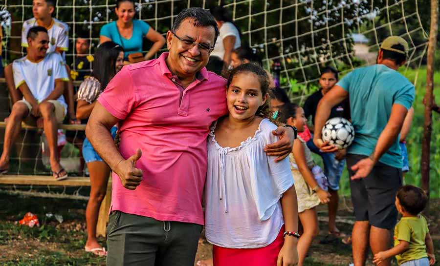 Gonzaga prestigia abertura do maior campeonato de futebol feminino do Acre e destina emenda para incentivar o esporte