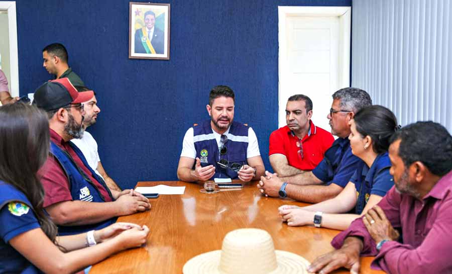 Governador Gladson visita sede do Deracre em Cruzeiro do Sul, agradece servidores, celebra avanços e estabelece novas metas para o desenvolvimento do Juruá