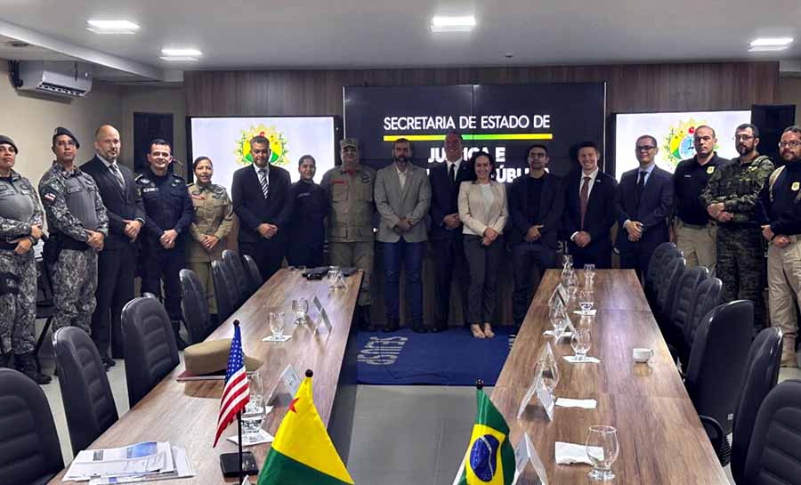 Segurança Pública recebe policiais adidos dos Estados Unidos para debater segurança diplomática e fronteiras