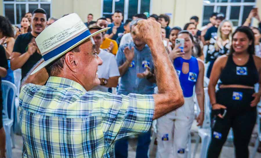 Bocalom e Alysson reúnem com ativistas e fazedores de cultura de Rio Branco no Comitê 22