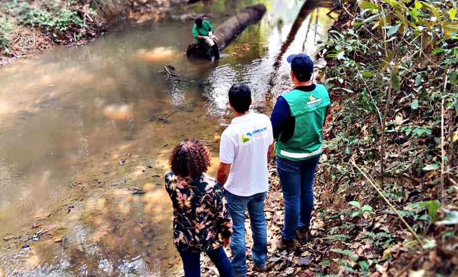 Governo do Acre realiza ações emergenciais em Epitaciolândia em resposta à escassez hídrica