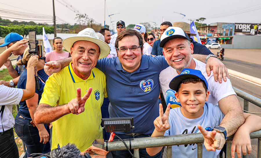 Com Rueda e Mailza, Bocalom e Alysson arrastam mais de 1000 carros em 22km de carreata na regional Vila Acre