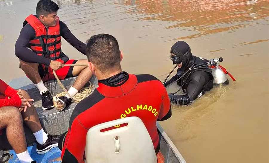 Corpo de criança desaparecida é encontrado por bombeiros dentro de rio no interior do Acre