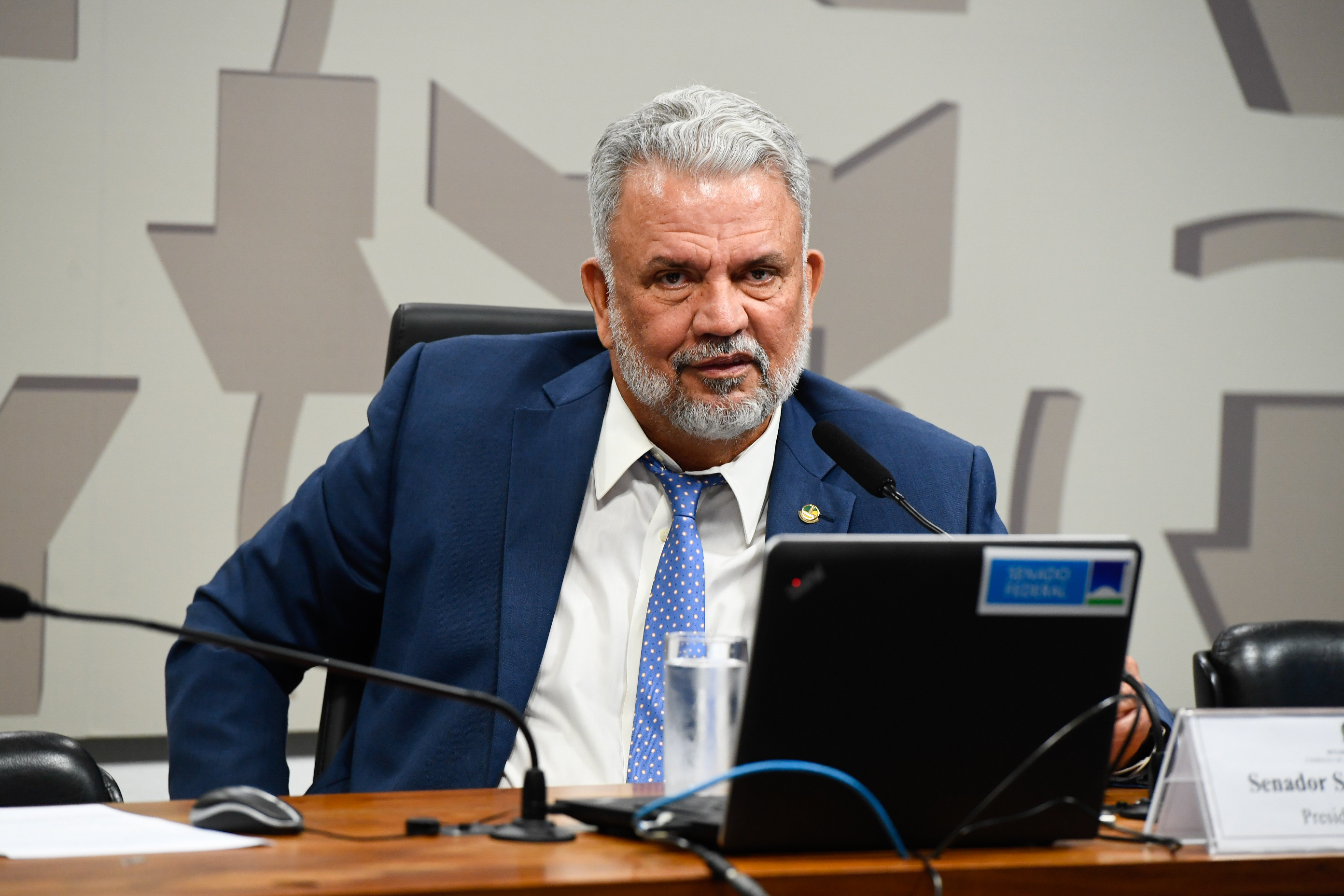 Petecão pauta, e Senado aprova, suspensão de habilitação de condenados por crimes com drogas