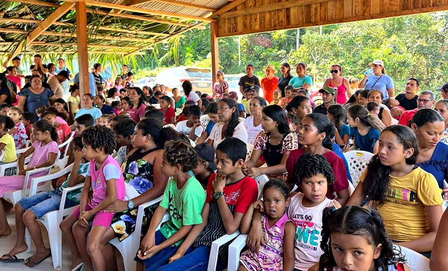 Vice-governadora Mailza Assis participa de comemoração do Dia das Crianças na zona rural de Mâncio Lima