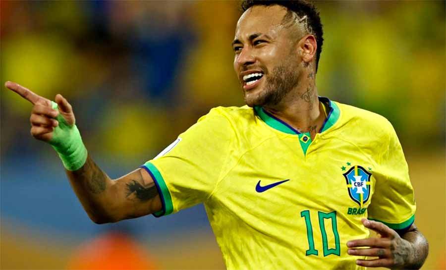 Neymar zoa amigo com camisa do São Paulo e provoca: ‘Sempre deitei nesse time aí’