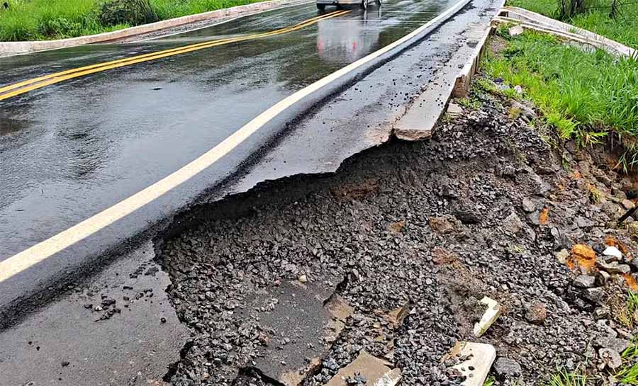 Trecho da BR-317 segue interditado após rompimento parcial causado por forte chuva no interior do AC