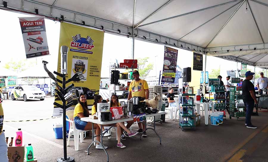 Feira Pit Stop proporciona diagnóstico gratuito de veículos e mostra força do empreendedorismo do setor no Acre