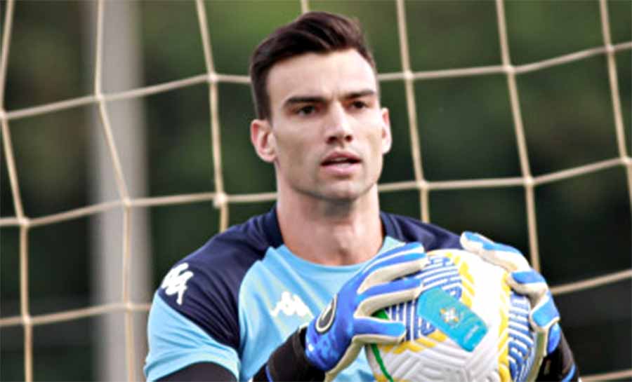 Vasco faz proposta para renovar contrato com goleiro Léo Jardim