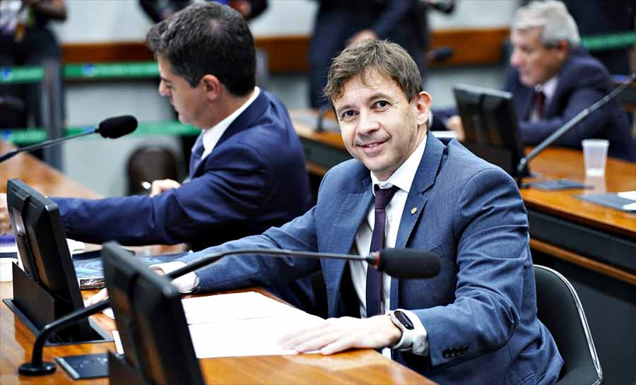 Deputado Eduardo Velloso garante quase R$ 5 milhões para revitalização de centro esportivo no Acre