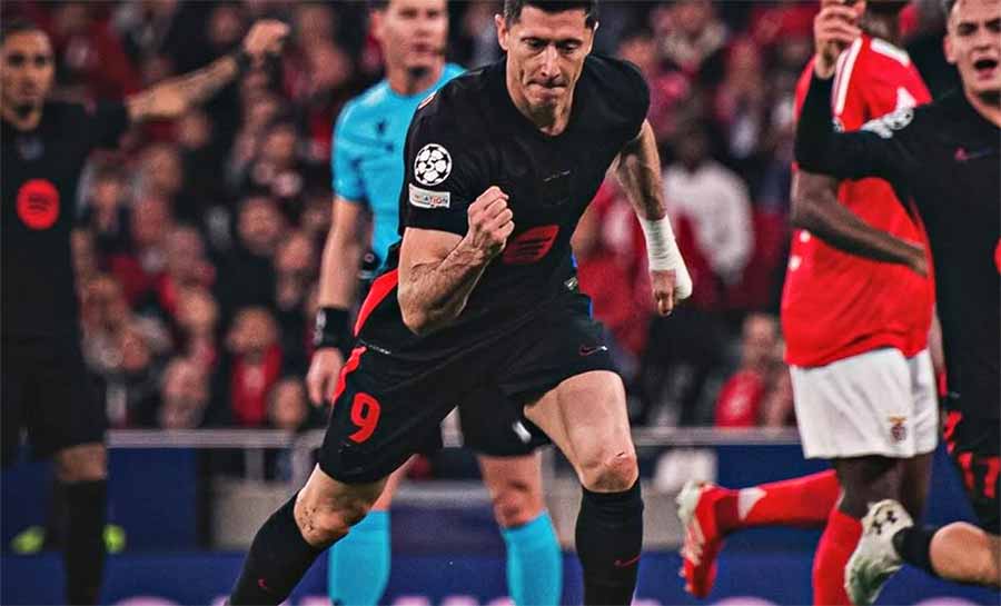 Lewandowski supera Messi e iguala CR7 em gols de pênaltis na UCL