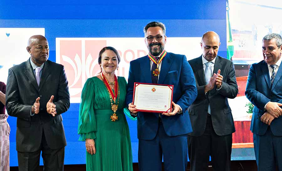 Senador Alan Rick recebe homenagem do Tribunal de Justiça do Acre