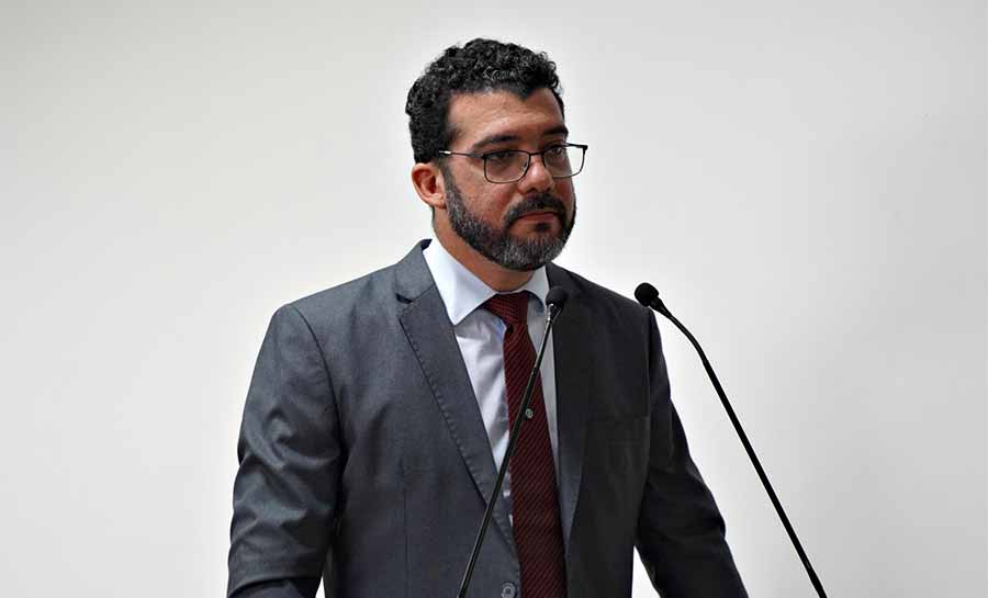 Kamai cobra honestidade do prefeito sobre casas populares: “A obra é federal e não é favor, é conquista do povo!”