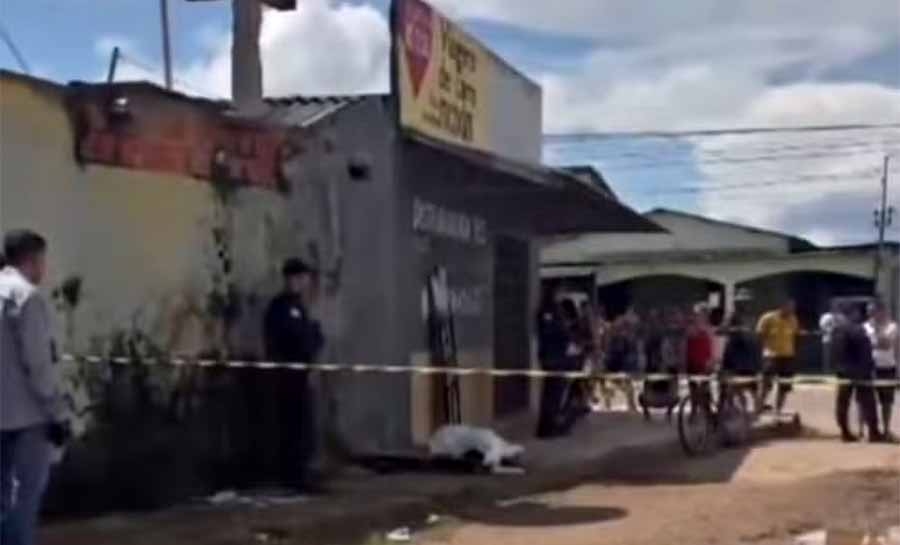 Homem é assassinado com facadas no coração em Rio Branco
