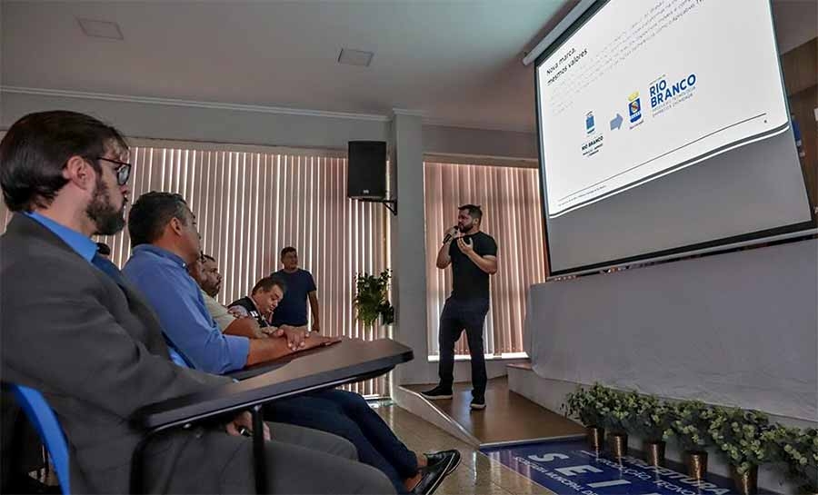 Prefeitura de Rio Branco apresenta novo manual de identidade visual