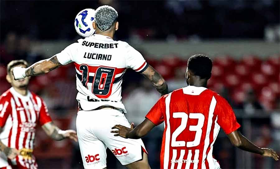 Com show de Luciano, São Paulo vence Náutico na Copa do Brasil