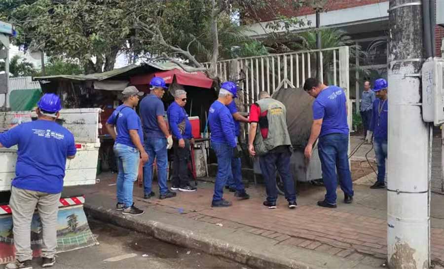 Após pedido da direção, ambulantes são retirados da frente do Pronto-Socorro de Rio Branco