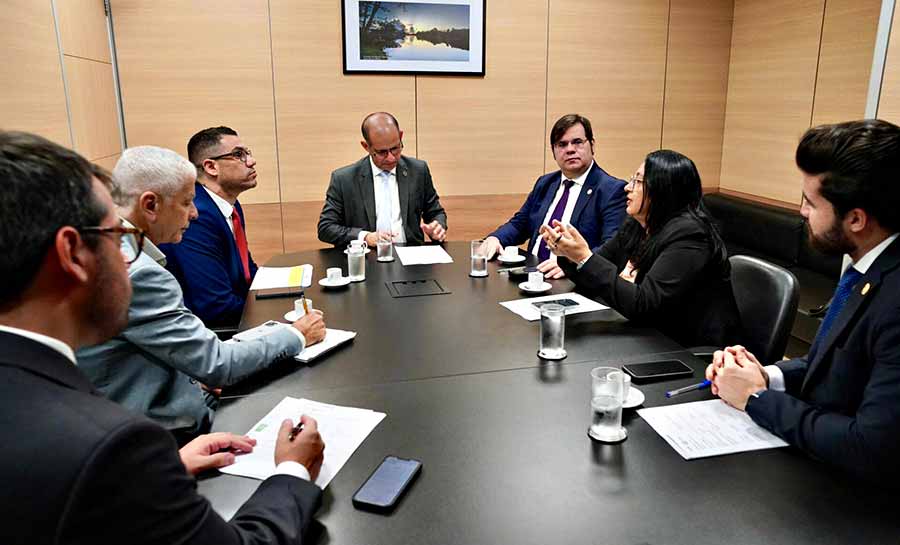 Governo do Acre busca liberação de recursos para rodovias estaduais e inclusão de aeroporto em programa federal de investimentos