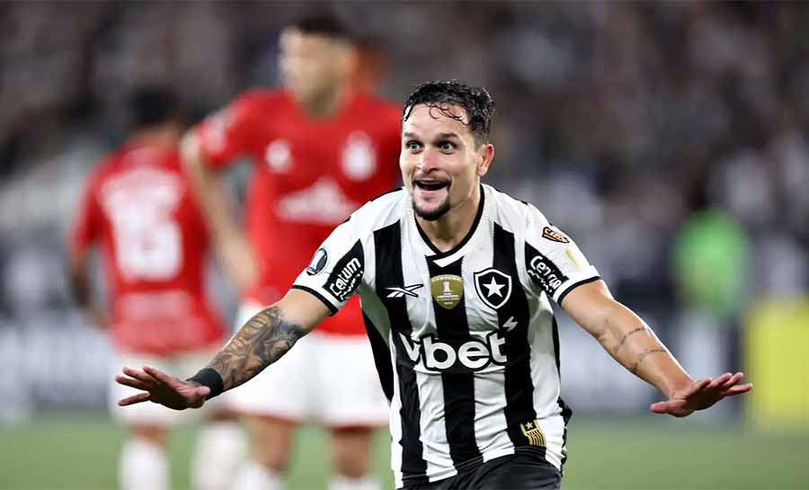 Artur marca golaço e Botafogo vence Estudiantes na Libertadores