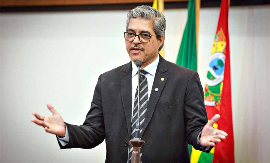 Edvaldo Magalhães denuncia morte de adolescente por negligência médica em Feijó e cobra ações urgentes da Saúde