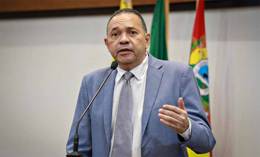 “Não somos escravos do Governo Federal”: Manoel Moraes critica embargos e defende diálogo com servidores da saúde