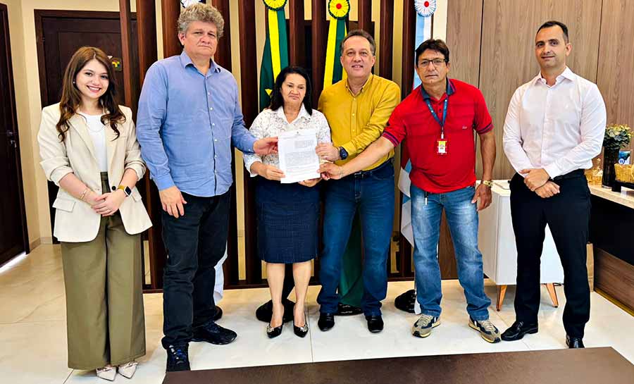 Mediação do TCE viabiliza entrega de caminhonetes para fortalecimento do cooperativismo no Acre