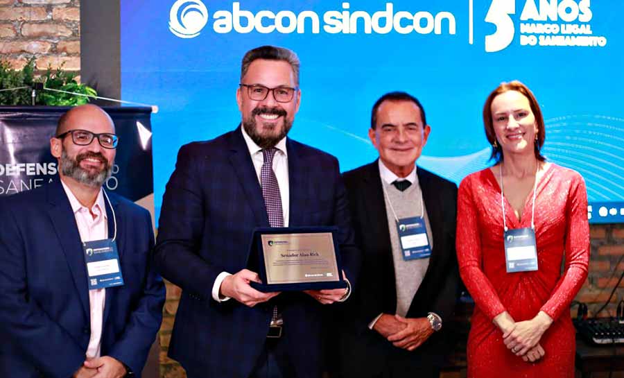 Senador Alan Rick é homenageado em São Paulo como um dos principais defensores do saneamento no Brasil