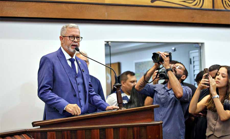 Deputado Afonso Fernandes celebra os 50 anos da Expoacre em sessão solene na Aleac