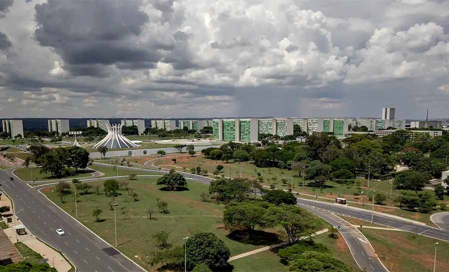 Lula sanciona lei que estrutura carreira e reajusta salários