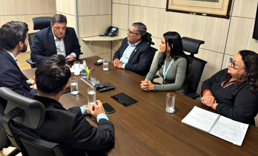 Governo do Acre obtém garantia de R$ 31 milhões do governo federal para compra de máquinas agrícolas