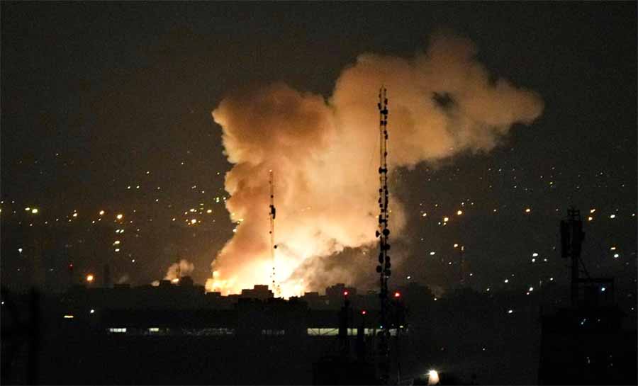 Israel ataca Teerã e acerta prisão e base militar da Basij