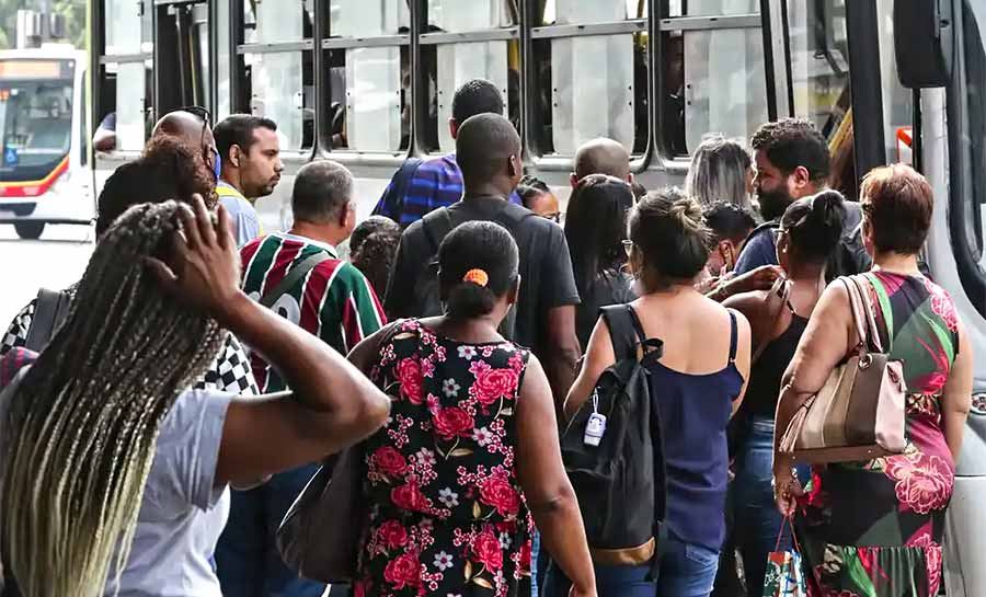 Desemprego recua para 6,2% em maio, o menor para o período desde 2012