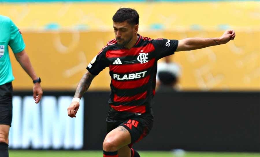 Com erros fatais, Flamengo perde para o Bayern e deixa o Mundial