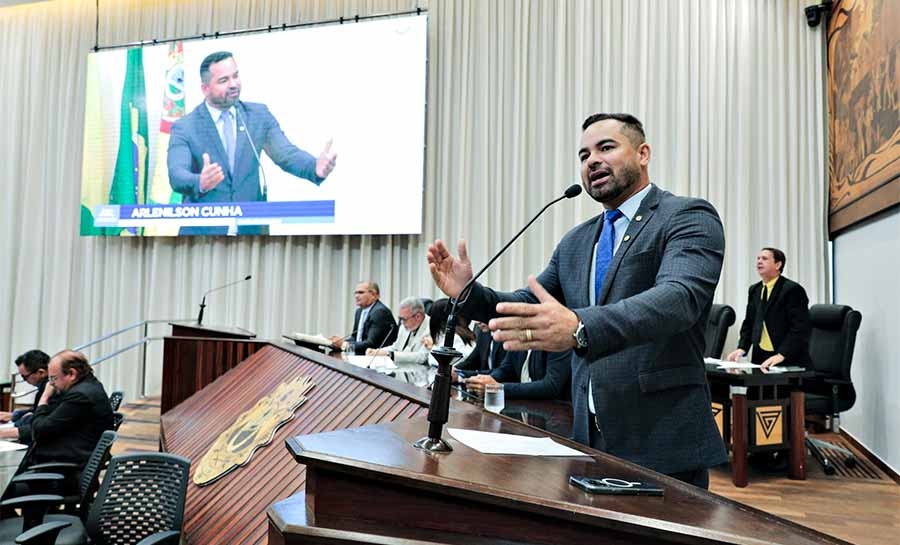 Arlenilson Cunha alerta para prejuízos causados por embargos e critica alinhamento ideológico do governo Lula