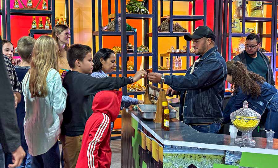 Produção local ganha destaque no Espaço Sebrae na Expoacre Juruá 2025