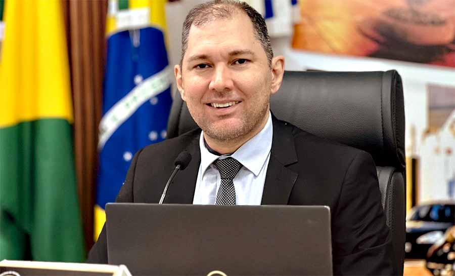Com austeridade e cortes inéditos, Joabe Lira garante equilíbrio fiscal e fortalece o Legislativo