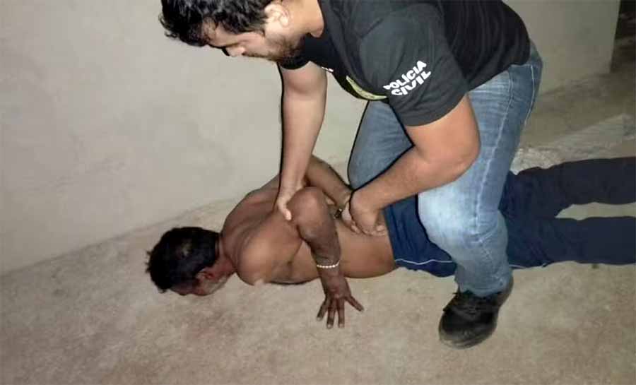 Homem é preso suspeito de matar amigo a golpes de faca no interior do Acre