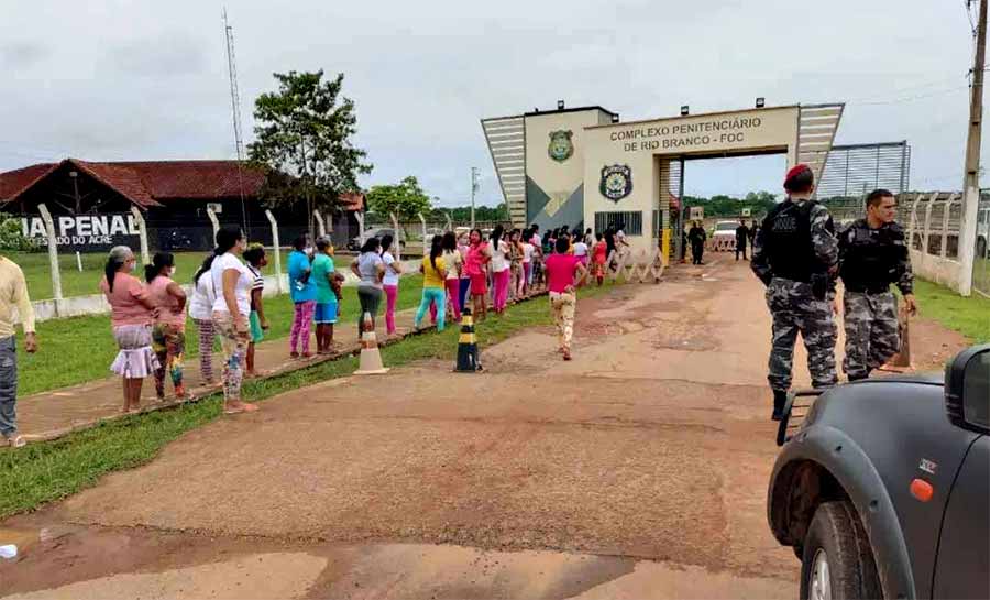 GPOE intercepta arremesso de drogas e celulares em presídio de Rio Branco; Dois suspeitos foram presos em flagrante