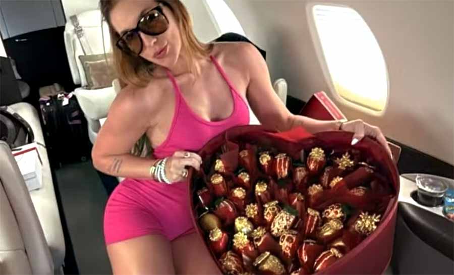Virginia Fonseca ganha R$ 11 mil em morangos do amor