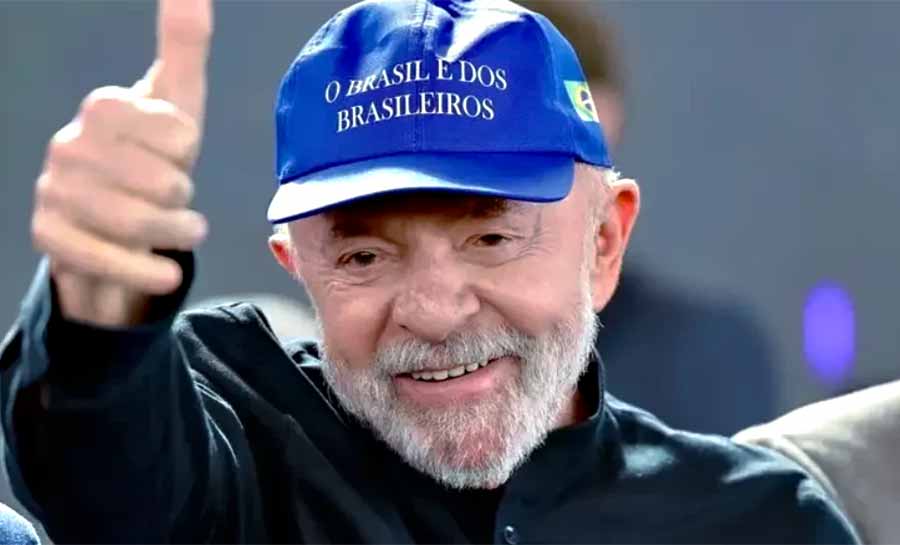 Quaest: Aprovação de Lula sobe e atuação dos Bolsonaro no tarifaço é vista como negativa